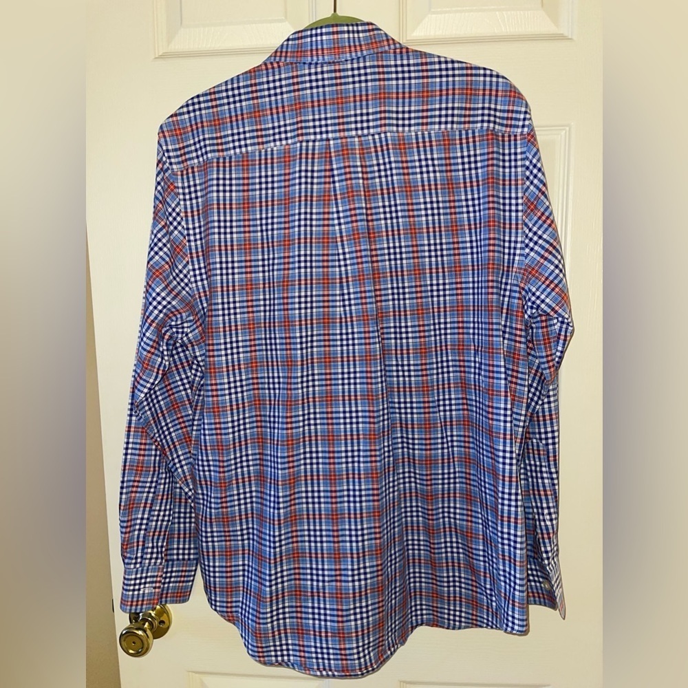 Vineyard Vines button down shirt • Mens Medium - Picture 2 of 5